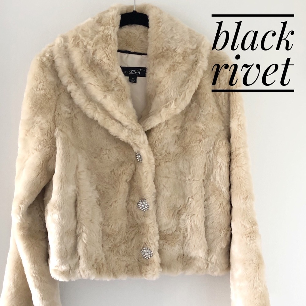 BLACK RIVET • faux fur cropped jacket in cream